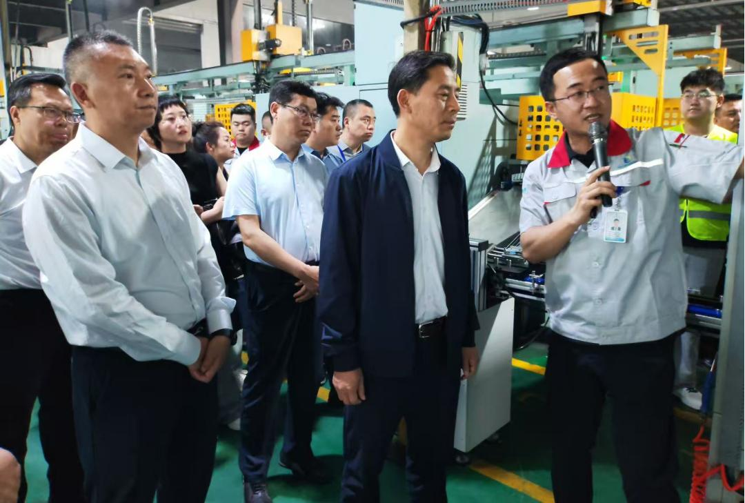 華翔模式引領傳統(tǒng)制造轉(zhuǎn)型新路徑 ——全省民營企業(yè)學華翔活動圓滿落幕